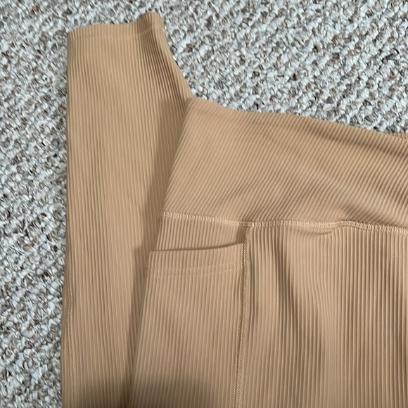 Tone it Up Exercise Leggings Beige Ribbed Fabric Size XL - Picture 7 of 7